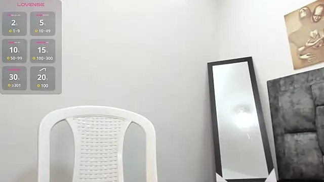 Snapshot of Chloe_diamondss chatting on March 2025 10:21:02 AM Chloe diamondss online show from March 2025 10:21:02 AM