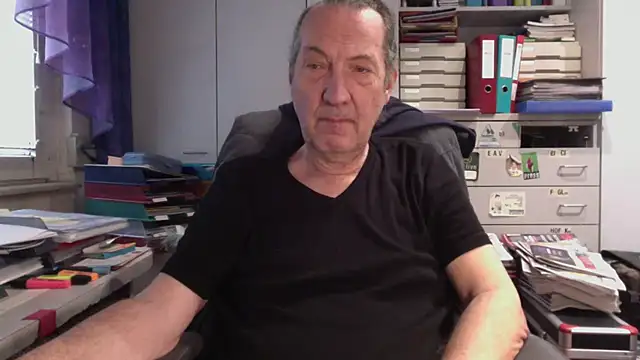 Snapshot of HMStraps01 chatting on February 2025 08:26:02 AM HMStraps01 online show from February 2025 08:26:02 AM