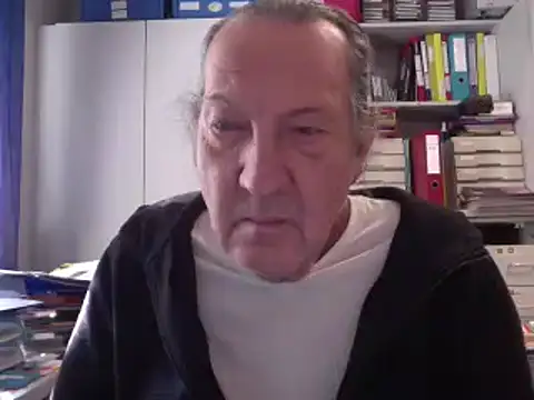 Snapshot of HMStraps01 chatting on October 2025 11:39:01 AM HMStraps01 online show from October 2025 11:39:01 AM