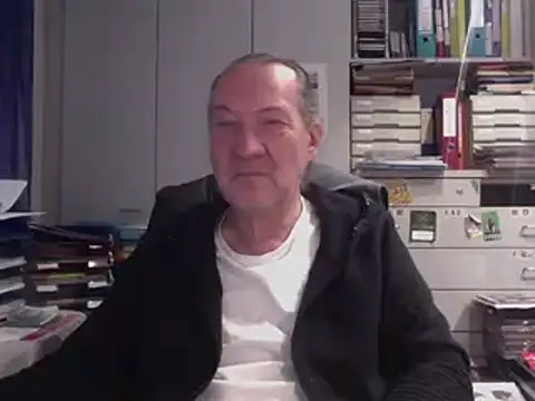 Snapshot of HMStraps01 chatting on November 2025 12:48:01 PM HMStraps01 online show from November 2025 12:48:01 PM