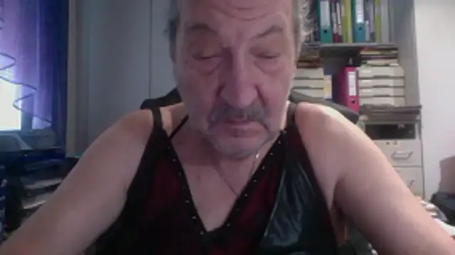 Snapshot of HMStraps01 chatting on January 2026 10:53:02 AM HMStraps01 online show from January 2026 10:53:02 AM