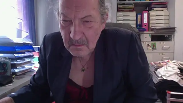 Snapshot of HMStraps01 chatting on February 2026 11:40:01 AM HMStraps01 online show from February 2026 11:40:01 AM