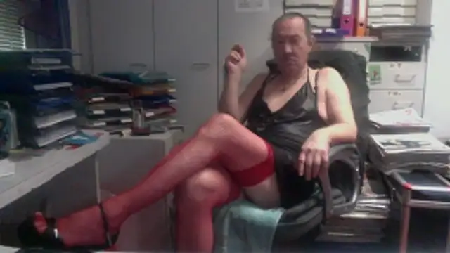 Snapshot of HMStraps01 chatting on February 2026 10:03:02 AM HMStraps01 online show from February 2026 10:03:02 AM