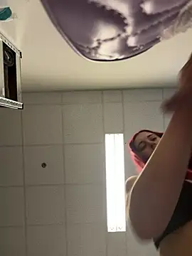 sexymelli18 online show from July 2026 03:25:02 PM