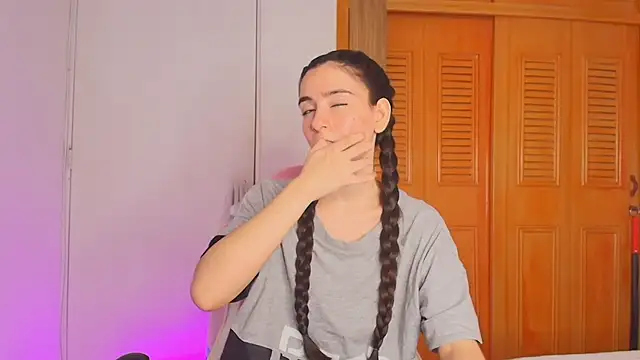 Snapshot of Peach_Rose_ chatting on October 2025 10:14:02 PM Peach Rose online show from October 2025 10:14:02 PM