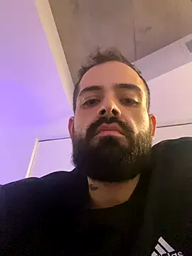 Snapshot of guccititi chatting on November 2025 01:40:01 AM guccititi online show from November 2025 01:40:01 AM