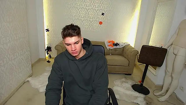 MaxKaiden online show from October 2025 05:44:02 AM