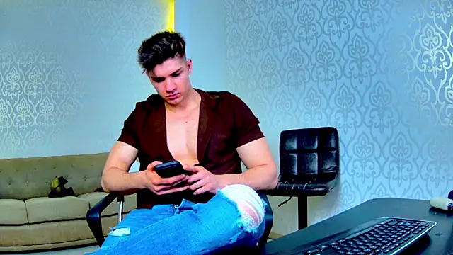 Snapshot of MaxKaiden chatting on March 2026 07:15:01 AM MaxKaiden online show from March 2026 07:15:01 AM