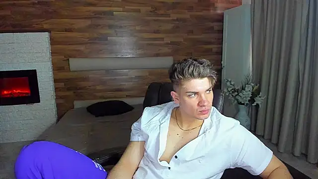 Snapshot of MaxKaiden chatting on March 2026 05:35:01 AM MaxKaiden online show from March 2026 05:35:01 AM