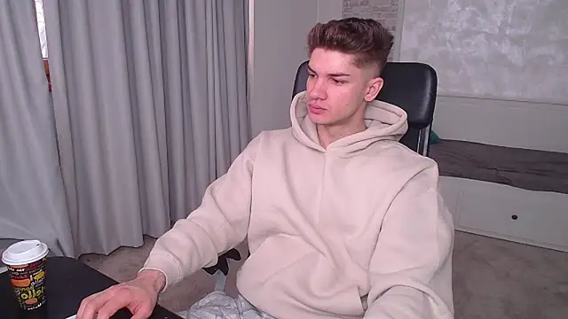 Snapshot of MaxKaiden chatting on April 2026 05:48:02 AM MaxKaiden online show from April 2026 05:48:02 AM