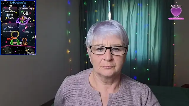 Snapshot of Sandra_Snowflake chatting on October 2025 12:02:02 PM Sandra Snowflake online show from October 2025 12:02:02 PM