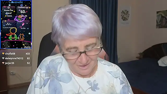 Snapshot of Sandra_Snowflake chatting on October 2025 04:48:02 PM Sandra Snowflake online show from October 2025 04:48:02 PM