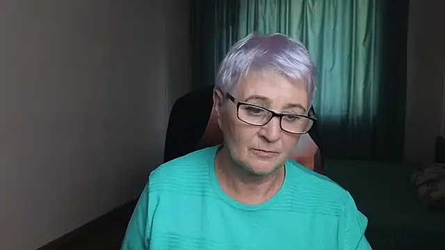 Snapshot of Sandra_Snowflake chatting on October 2025 12:06:02 PM Sandra Snowflake online show from October 2025 12:06:02 PM