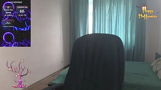 Snapshot of Sandra_Snowflake chatting on October 2025 11:00:01 AM Sandra Snowflake online show from October 2025 11:00:01 AM