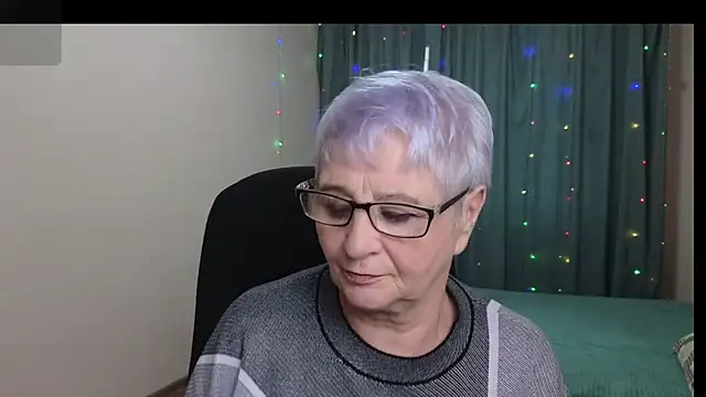 Snapshot of Sandra_Snowflake chatting on November 2025 11:32:01 AM Sandra Snowflake online show from November 2025 11:32:01 AM