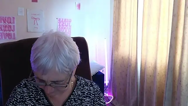 Snapshot of Sandra_Snowflake chatting on June 2026 12:26:01 PM Sandra Snowflake online show from June 2026 12:26:01 PM