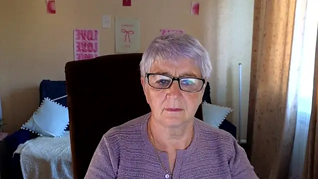 Snapshot of Sandra_Snowflake chatting on June 2026 04:02:02 AM Sandra Snowflake online show from June 2026 04:02:02 AM