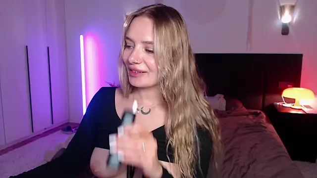 LunaticaBae online show from February 2025 07:45:02 AM