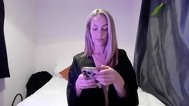 Edenfox- online show from September 2025 08:21:01 PM