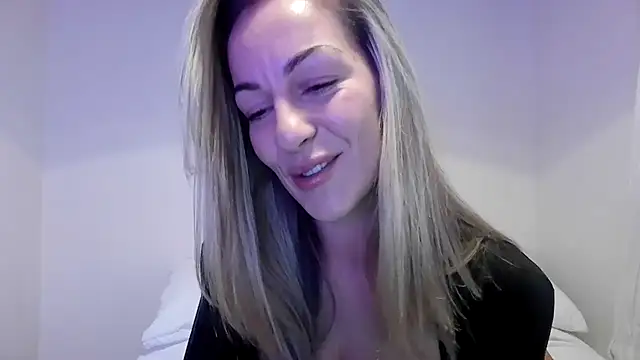 Edenfox- online show from November 2025 11:00:02 AM