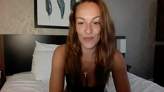 Snapshot of Edenfox- chatting on May 2026 06:09:01 PM Edenfox- online show from May 2026 06:09:01 PM