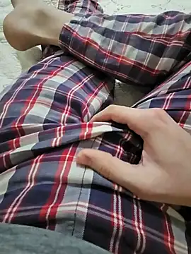 Snapshot of skiciyunis chatting on February 2025 07:28:02 PM skiciyunis online show from February 2025 07:28:02 PM