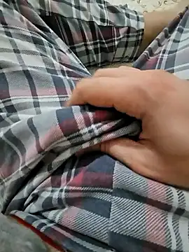 Snapshot of skiciyunis chatting on January 2026 07:23:01 PM skiciyunis online show from January 2026 07:23:01 PM