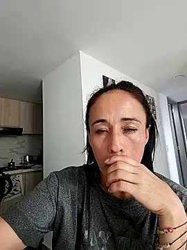 Coeur de luxure online show from October 2025 07:56:02 PM