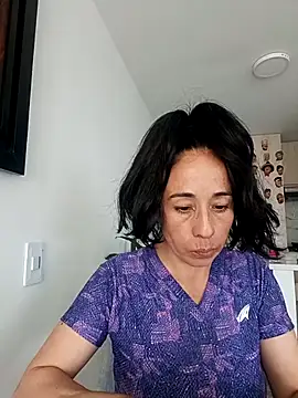 Coeur de luxure online show from November 2025 07:03:01 PM