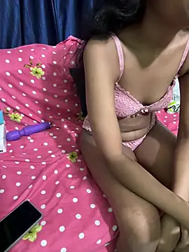 PreetyKitten online show from July 2026 04:33:01 PM