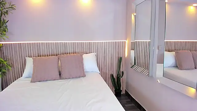 Snapshot of GeorginaReyes chatting on December 2025 10:38:01 PM GeorginaReyes online show from December 2025 10:38:01 PM