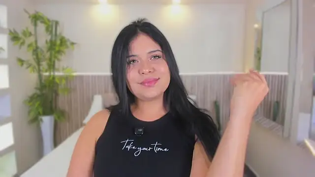 GeorginaReyes online show from April 2026 10:41:01 PM