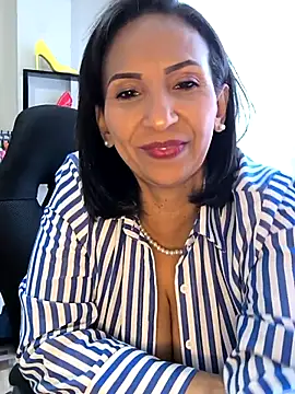 Snapshot of Mrsvictoriaaa chatting on April 2026 07:43:01 PM Mrsvictoriaaa online show from April 2026 07:43:01 PM