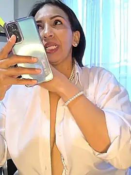 Snapshot of Mrsvictoriaaa chatting on May 2026 08:06:01 PM Mrsvictoriaaa online show from May 2026 08:06:01 PM