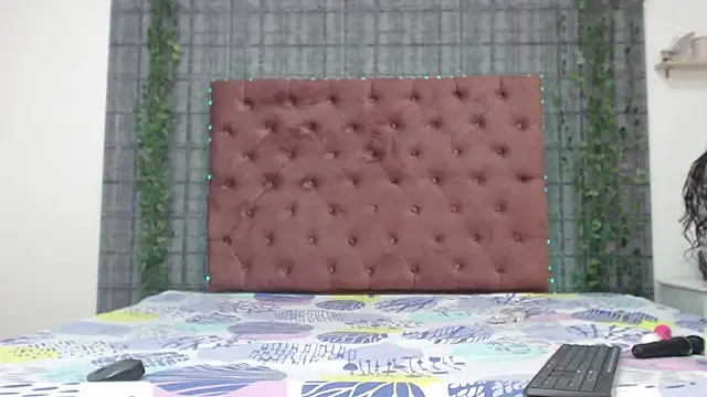 Snapshot of Mia__coluccy chatting on March 2025 03:33:02 AM Mia coluccy online show from March 2025 03:33:02 AM