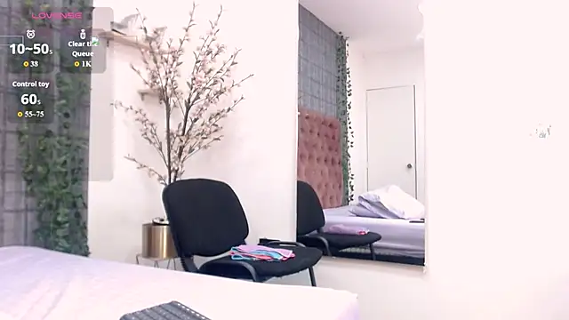 Snapshot of Mia__coluccy chatting on September 2025 03:56:01 AM Mia coluccy online show from September 2025 03:56:01 AM