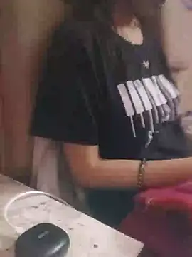 Dolly b online show from February 2025 09:58:01 PM