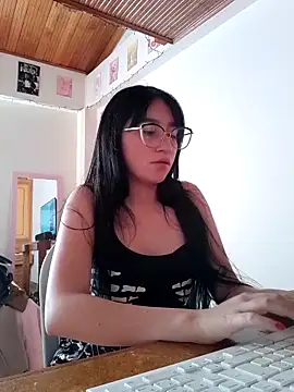 Arielle lov online show from October 2025 08:39:02 PM