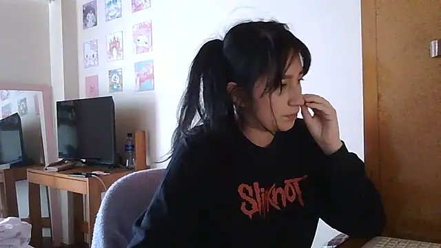 Arielle lov online show from November 2025 06:07:02 PM