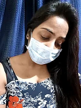 Snapshot of COZY_ROZI chatting on February 2025 04:21:02 PM COZY ROZI online show from February 2025 04:21:02 PM