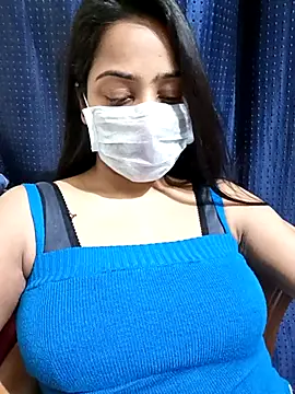 Snapshot of COZY_ROZI chatting on March 2025 06:50:01 PM COZY ROZI online show from March 2025 06:50:01 PM