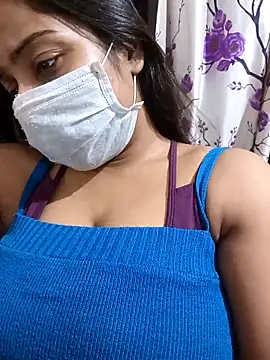 Snapshot of COZY_ROZI chatting on October 2025 05:33:02 PM COZY ROZI online show from October 2025 05:33:02 PM