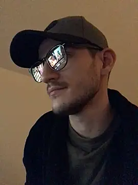 Snapshot of yoyoboy988 chatting on March 2025 02:21:01 AM yoyoboy988 online show from March 2025 02:21:01 AM