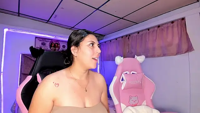 Cristal Smith20 online show from March 2026 01:49:01 PM