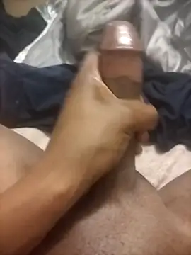 Snapshot of TwistedR chatting on September 2025 11:59:01 PM TwistedR online show from September 2025 11:59:01 PM