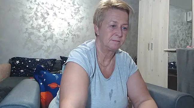 RosesandLillies online show from February 2025 05:50:01 PM