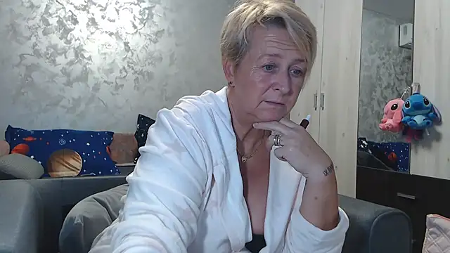 RosesandLillies online show from October 2025 03:54:02 PM