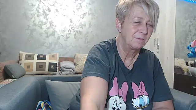 RosesandLillies online show from February 2026 06:14:01 PM