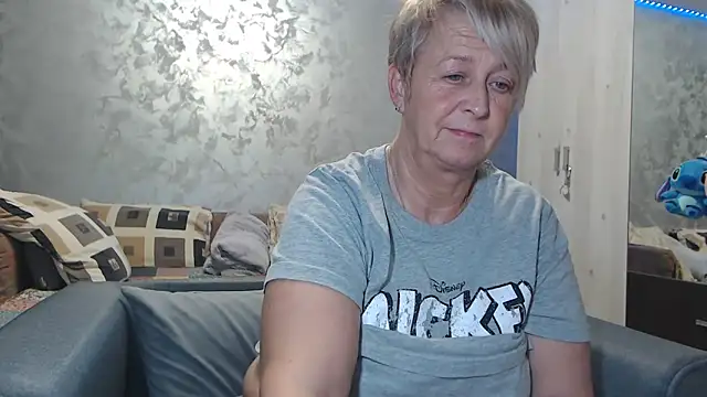 RosesandLillies online show from February 2026 06:15:02 PM