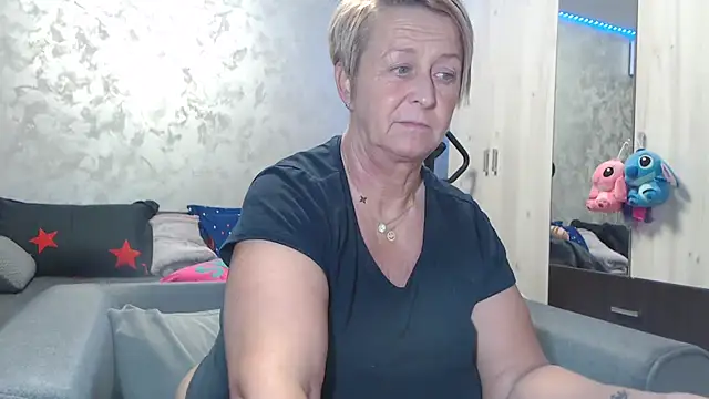 Snapshot of RosesandLillies chatting on March 2026 05:52:02 PM RosesandLillies online show from March 2026 05:52:02 PM